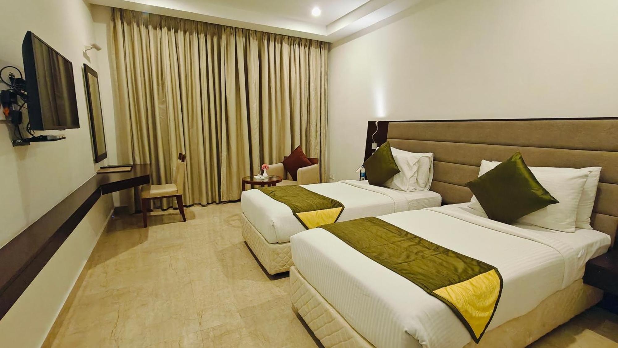 Khanna Fiesta Vellore Exterior photo